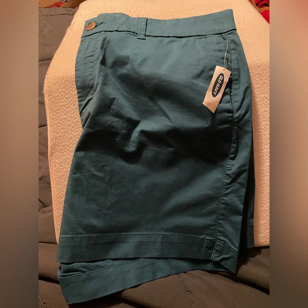 ⏳ NWT Old Navy Shorts - Size 16 - Picture 1 of 5